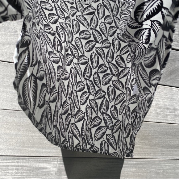 Ann Taylor Leaf Print Flutter Sleeve Shirt M - Picture 8 of 9